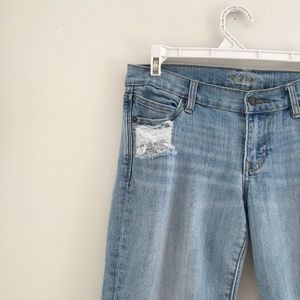 Mid Rise Distressed Diva Jeans, Cut off